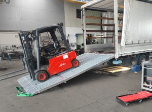 Hochfahrrampe LKW